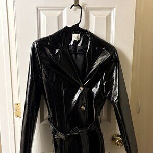 NIA Black Vinyl Pleater Coat w/ Belt - Size Large